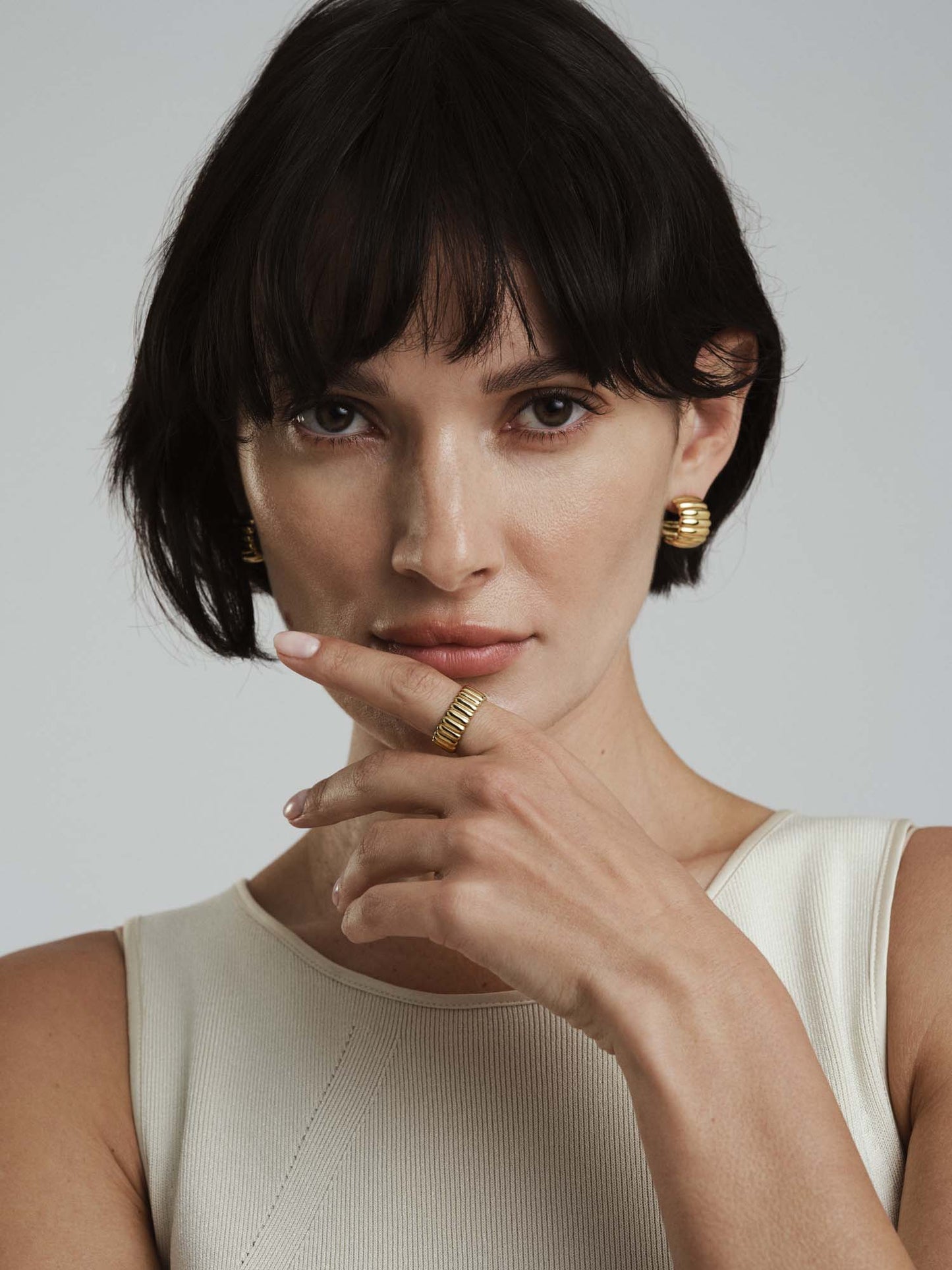 Chic Ribbed Ring