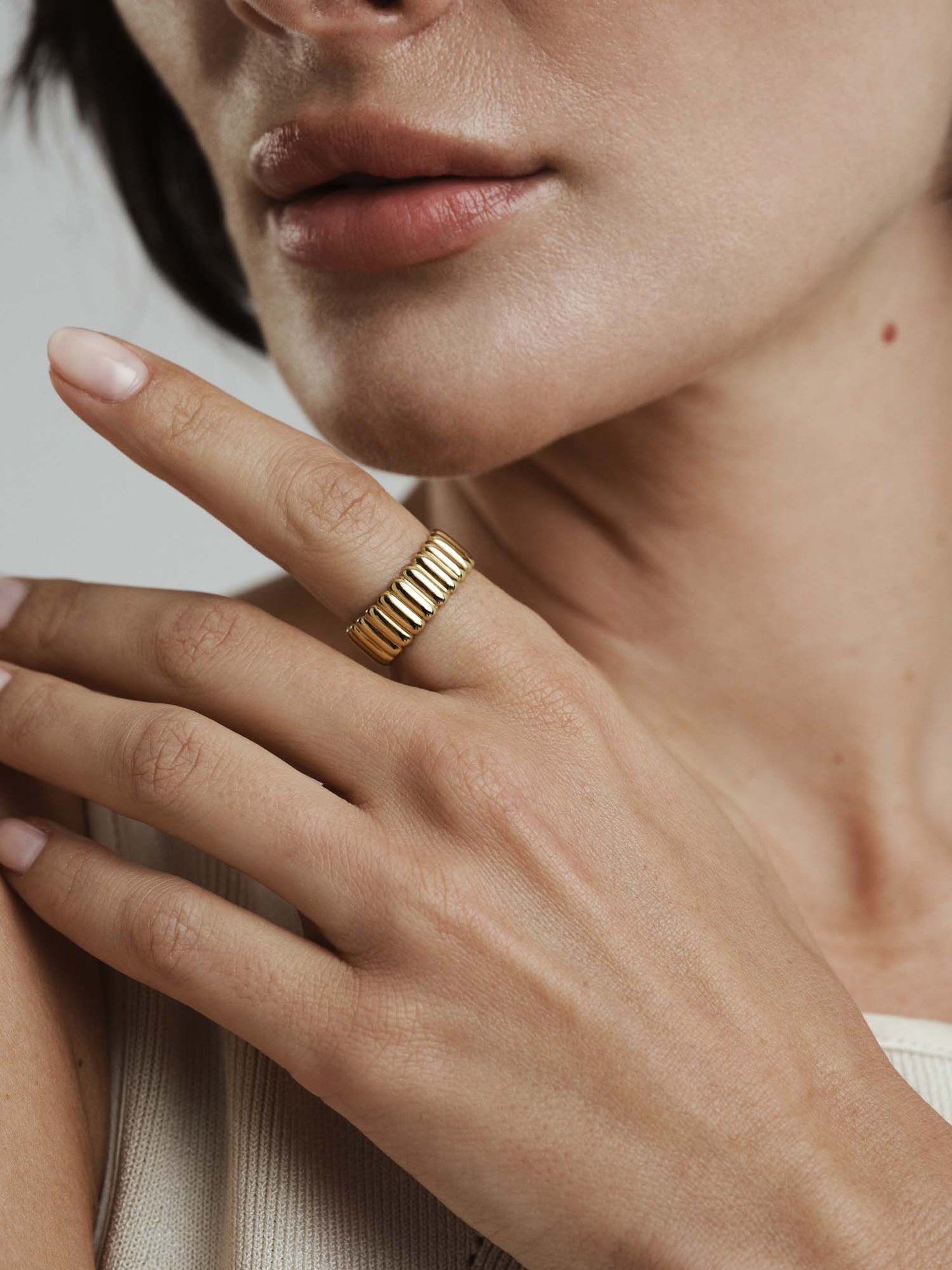 Chic Ribbed Gold Ring