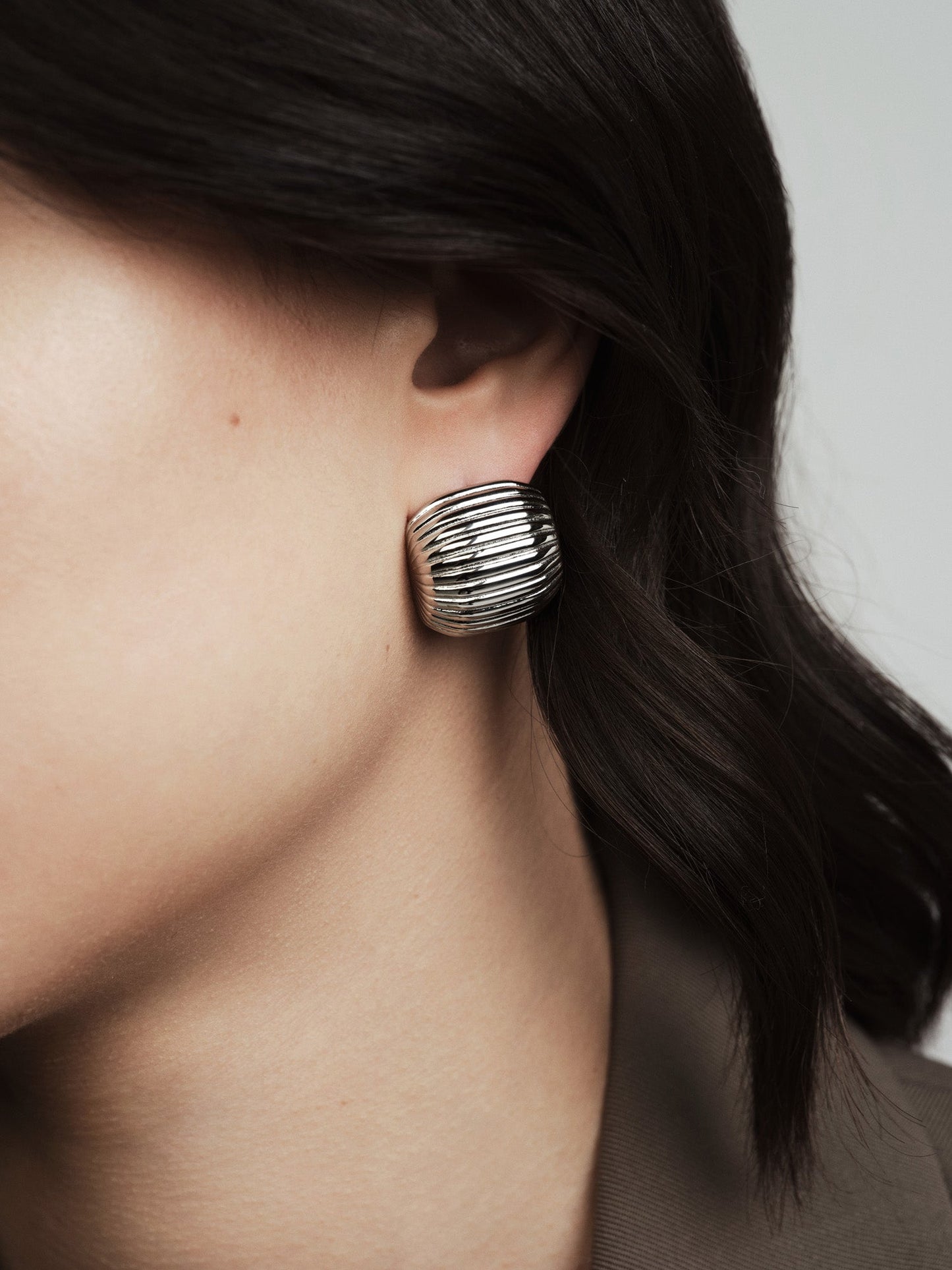 Retro Ribbed Earring