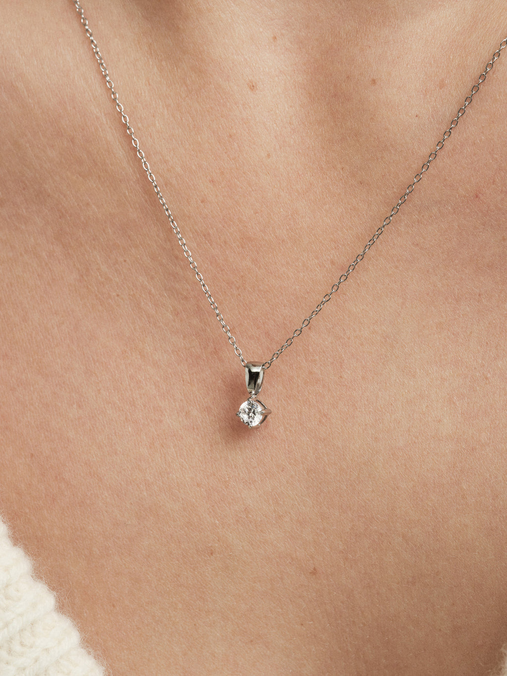 Jolie White Necklace
