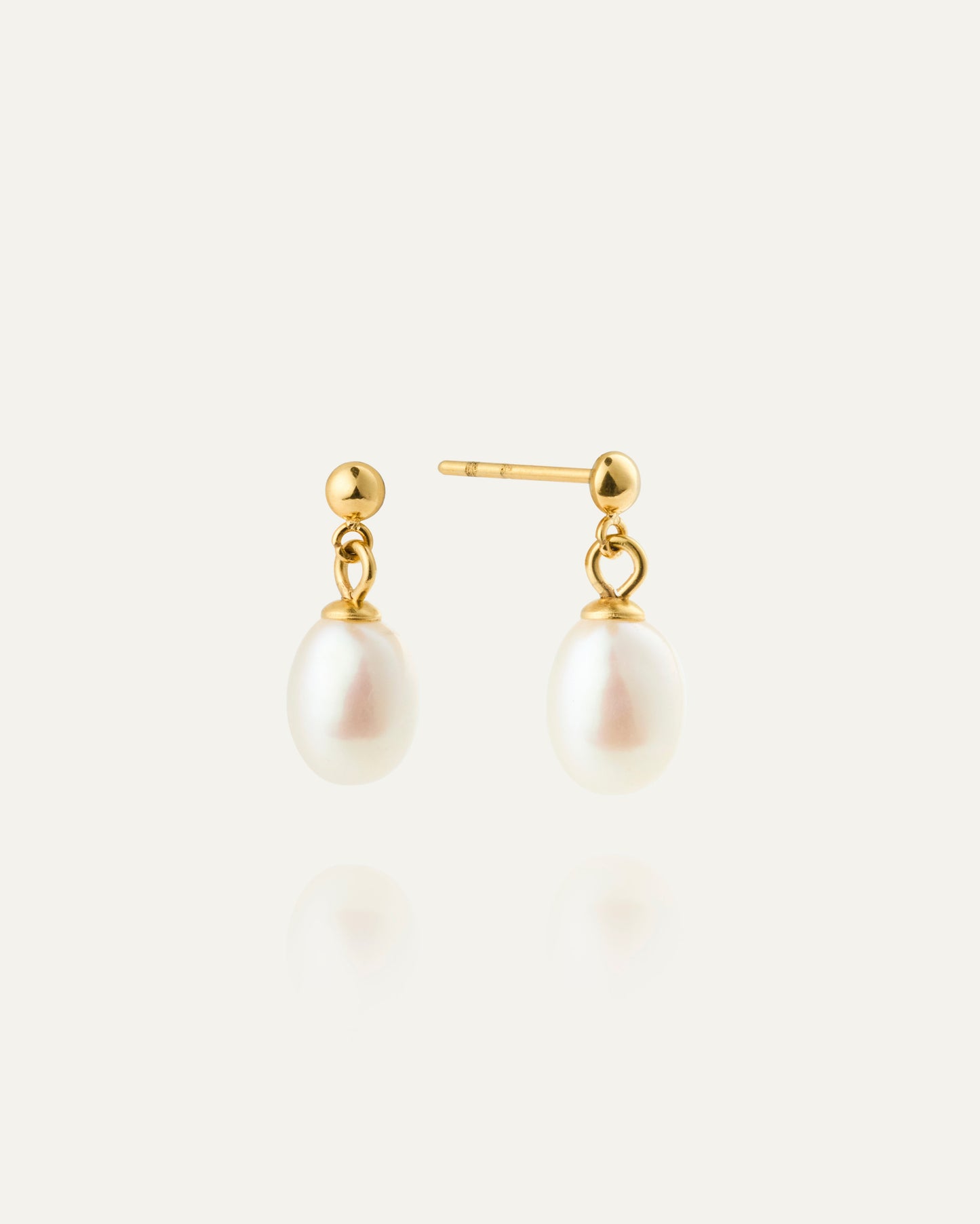Aura Pearl Earring