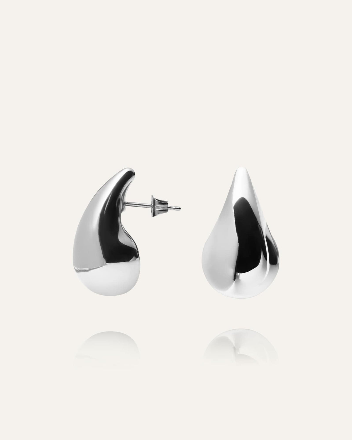 Plain Daring Small Earring