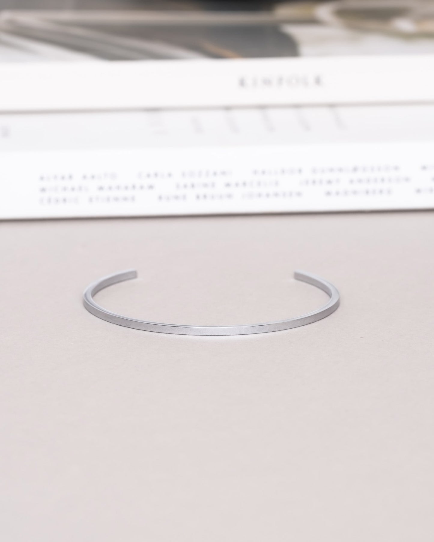 Sleek Bangle Medium