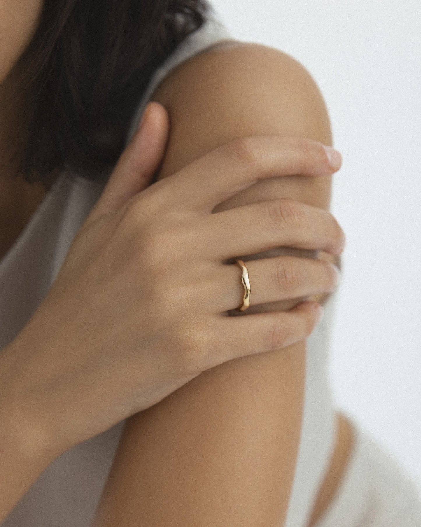 WAVY PETITE GOLD RING